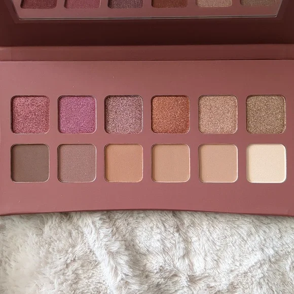 🌻5/$25 Illamasqua's Nude Collection Unveiled Artistry Palette - Picture 5 of 7